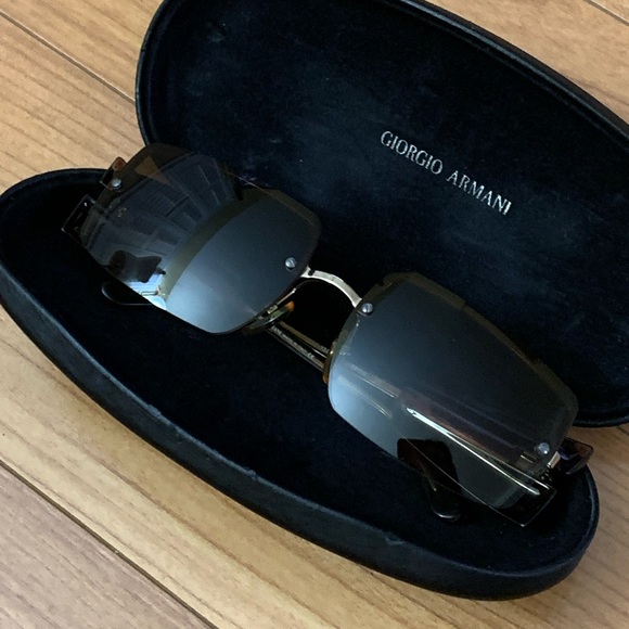 Giorgio Armani Sunglasses - Picture 4 of 6